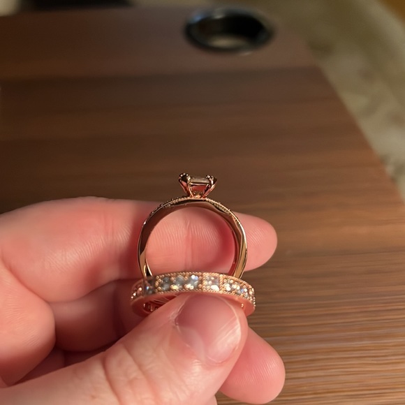 Amazing 2 ring set with rose quartz cubic zirconia stone on rose gold plating. - Picture 3 of 6